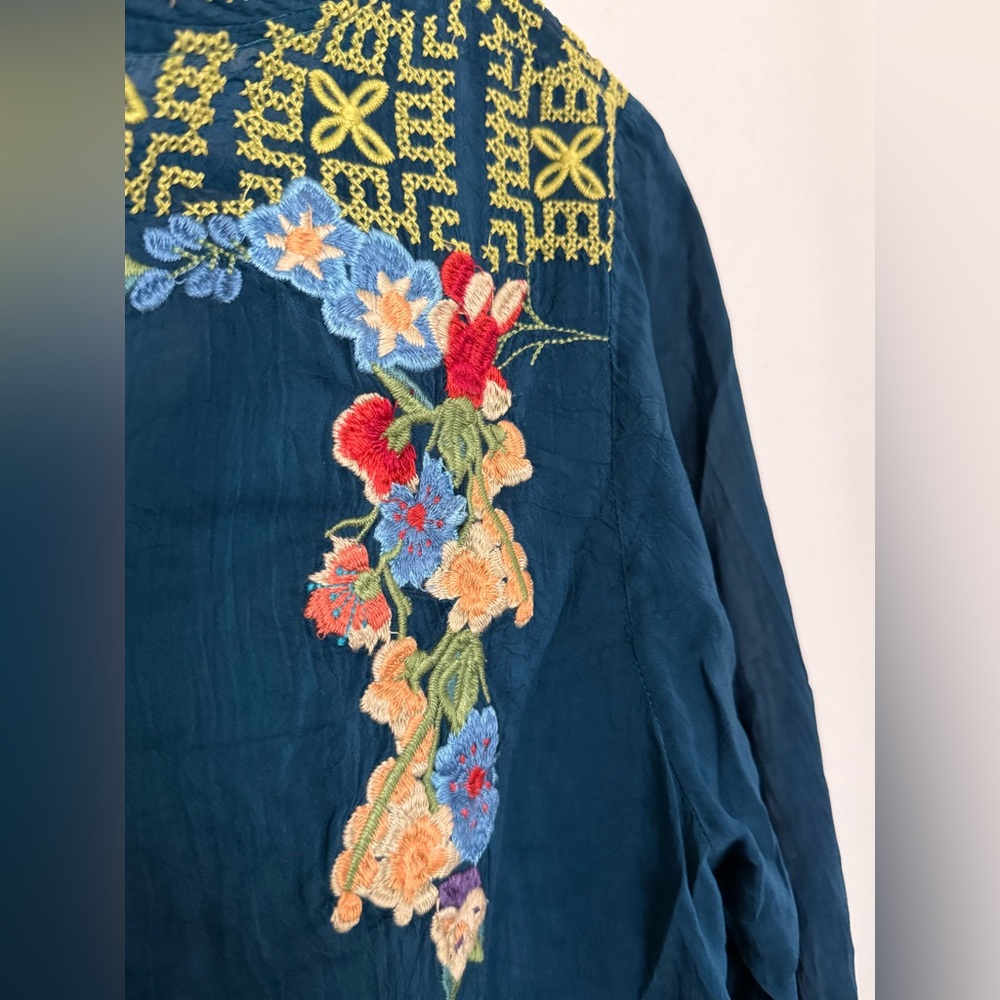 Johnny Was Embroidered Floral Blue Tunic Top Size: M - Picture 5 of 8